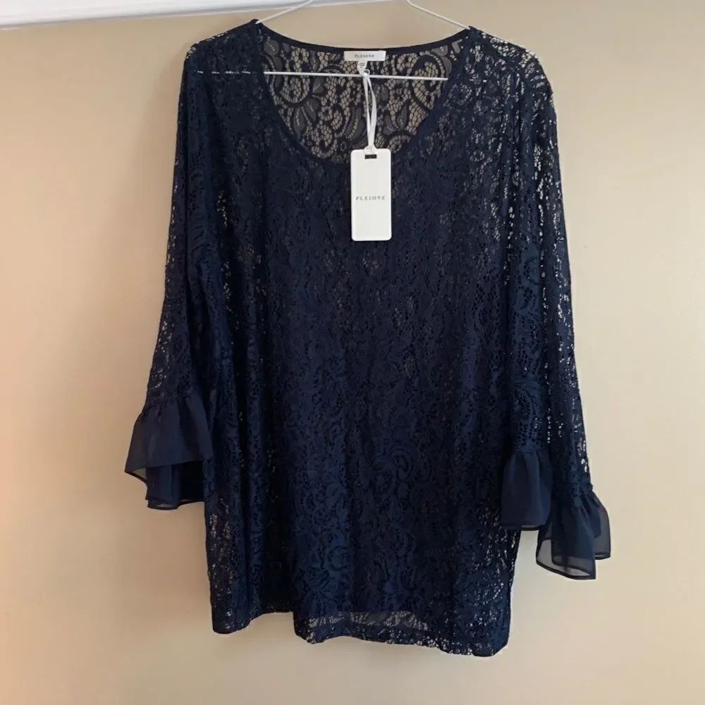 New Pleione navy lace top